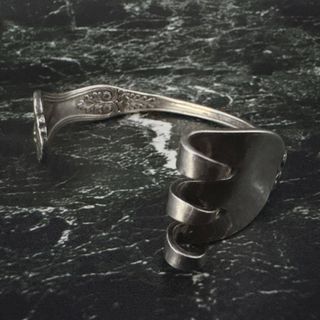 Tiffany & Co.（バングル/リストバンド）のフリマアイテム一覧