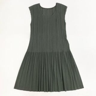 PLEATS PLEASE ISSEY MIYAKE（グレー/灰色系）のフリマアイテム一覧