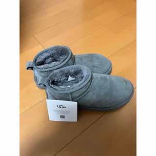UGG - ☆UGG☆後ろリボン付き☆ムートンブーツ☆SATIN BOW MINI新品