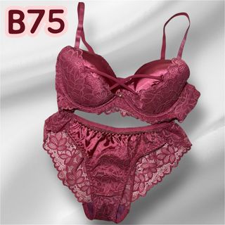 ブラ&ショーツセット (サテン)のフリマアイテム一覧