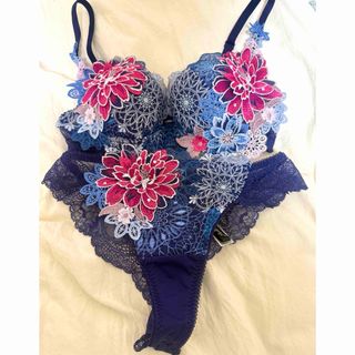 Wacoal - サルート 56 店舗限定 リッチヴェール C65 ブラ ソング