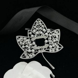CHANEL - CHANEL カメリア コサージュ お買い得 激安 ブローチ お花