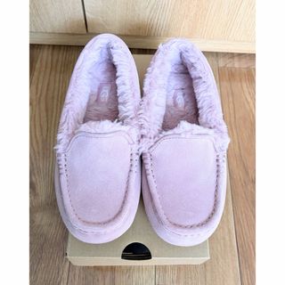 UGG（ピンク/桃色系）のフリマアイテム一覧