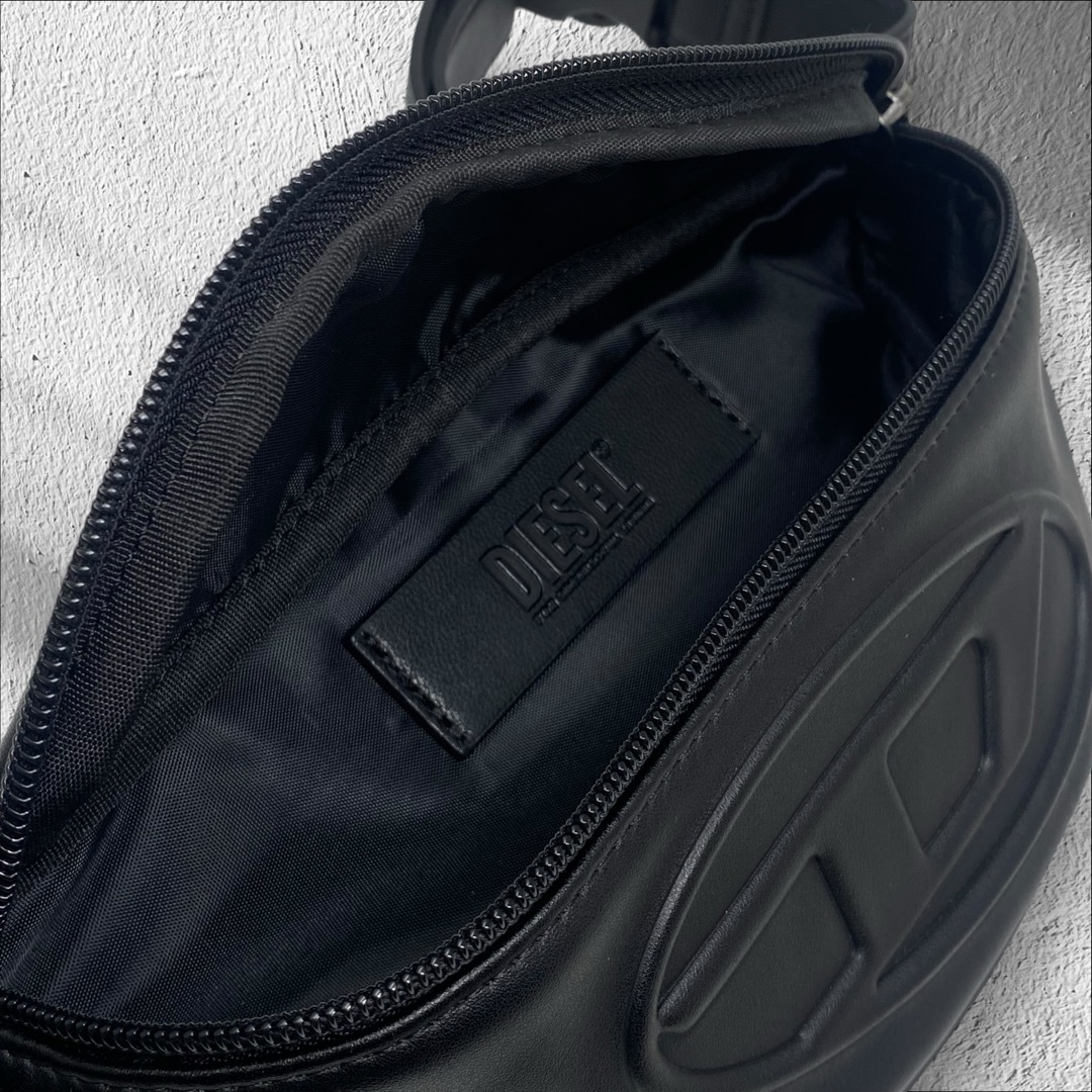 DIESEL - DIESEL ボディバッグ Dロゴエンボス ディーゼル ショルダー