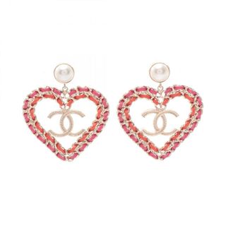 CHANEL（ハート ・ ピアス）のフリマアイテム一覧