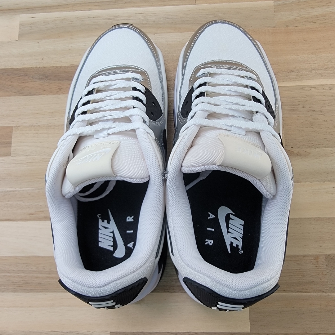 NIKE - ナイキ ウィメンズ エアマックス90 LV8 シルバー/ブラック 24
