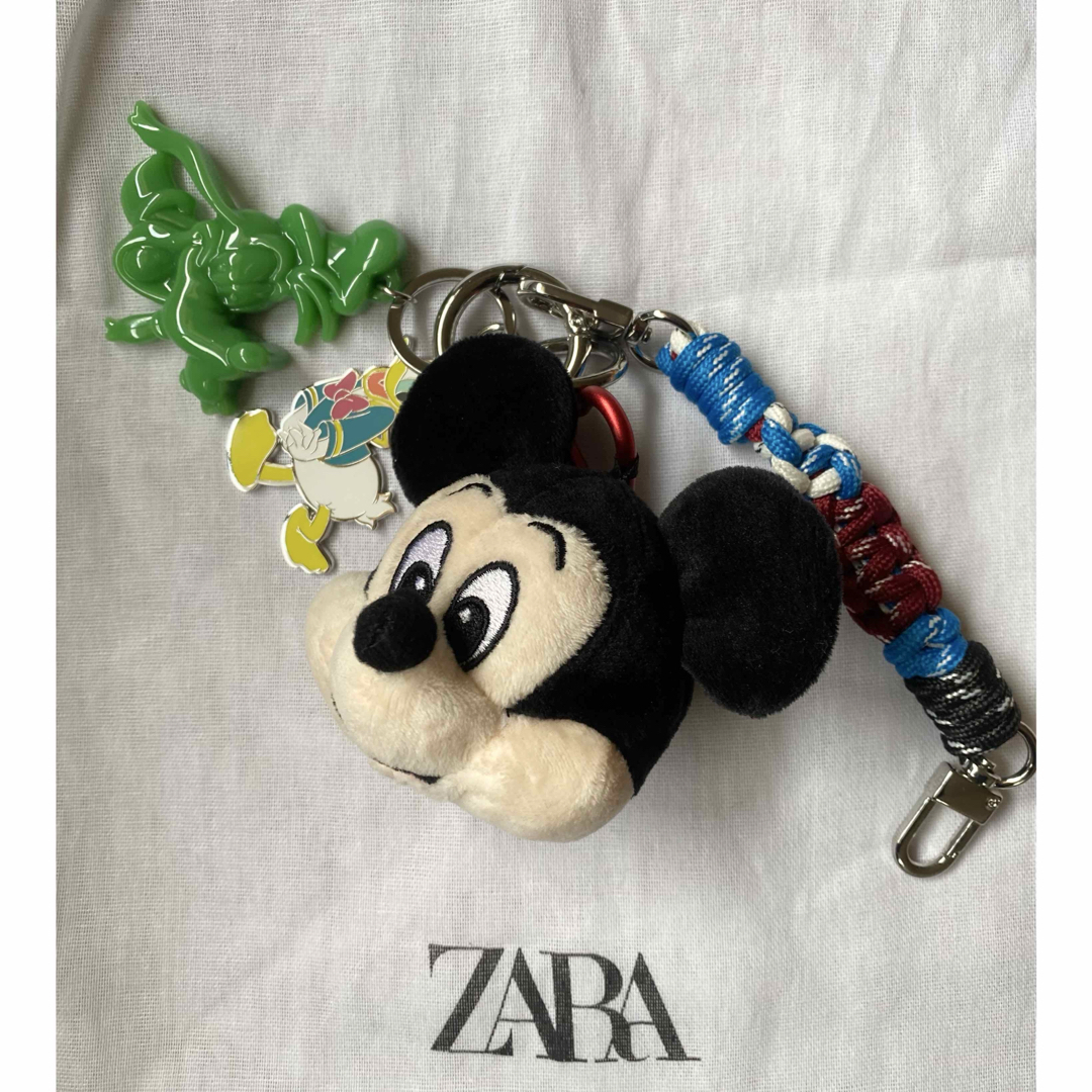 ZARA - 完売 ZARA ×ディズニー ミッキーチャーム キーホルダーの通販
