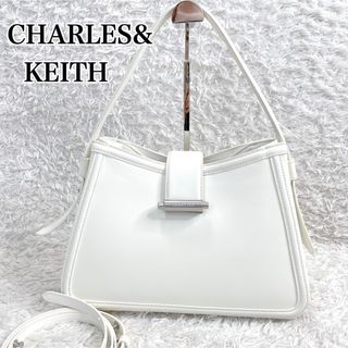 Charles and Keith - Charles and Keith A4バッグの通販 by さき