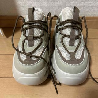 インスタグラマー鈴木亜美さんプロデュース厚底スニーカーMの通販 by