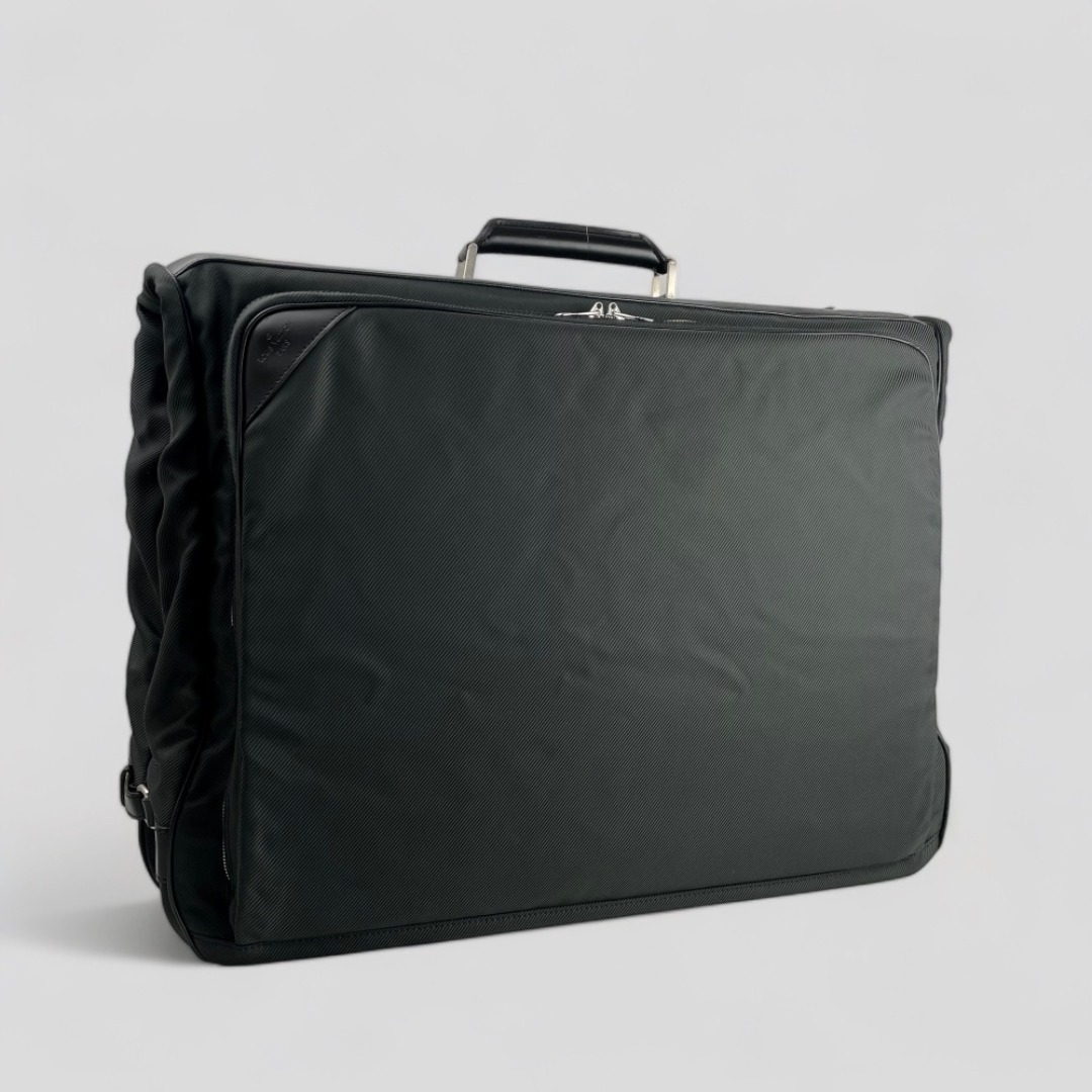 LOUIS VUITTON - 未使用□ルイ ヴィトン□ タイガ ポルタブル・サンク