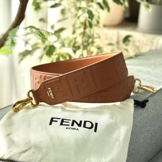 FENDI - 80's伊！FENDIハイヒールブローチの通販 by lamp vintage