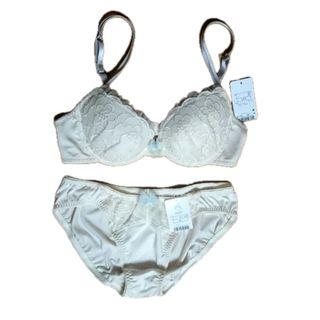 AMPHI - AMPHI アンフィ≫峰不二子コラボ≫デイアップブラ F70の通販