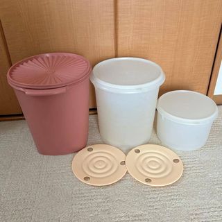 タッパーウェア 4個セットの通販 by item421's shop｜ラクマ