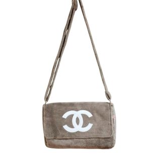 CHANEL（ショルダーバッグ）のフリマアイテム一覧
