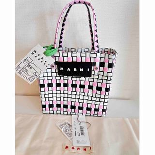 MARNI（かごバッグ/ストローバッグ ・ ピンク/桃色系）のフリマ