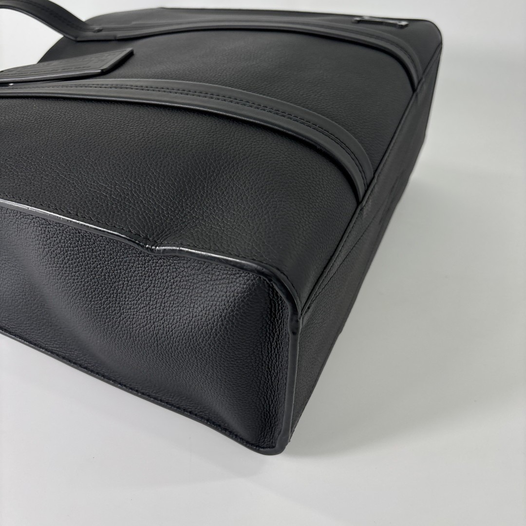 LOUIS VUITTON - 新品同様 ルイヴィトン LVアエログラム テイクオフ