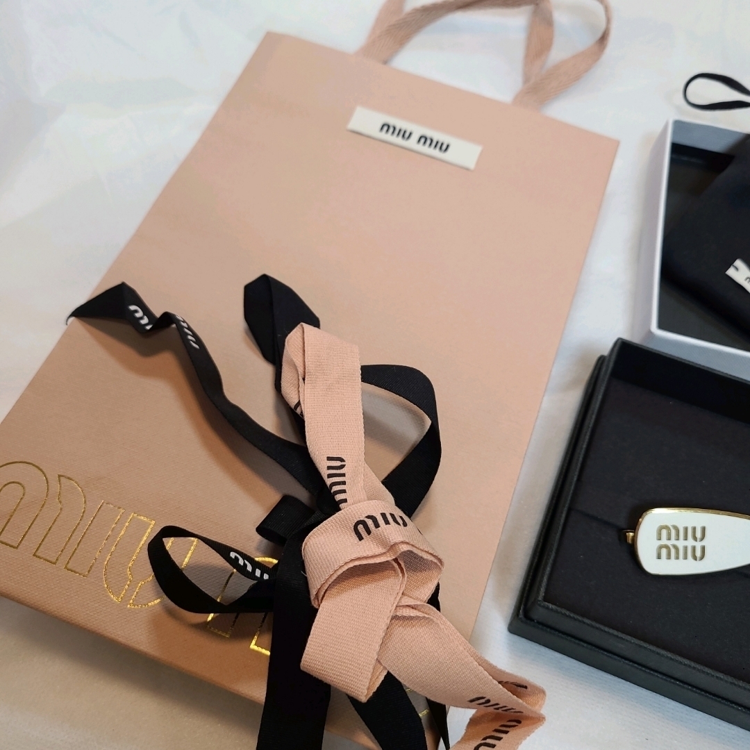 MIU MIU - miumiu エナメルメタルヘアクリップの通販 by ぎん｜ミュウ