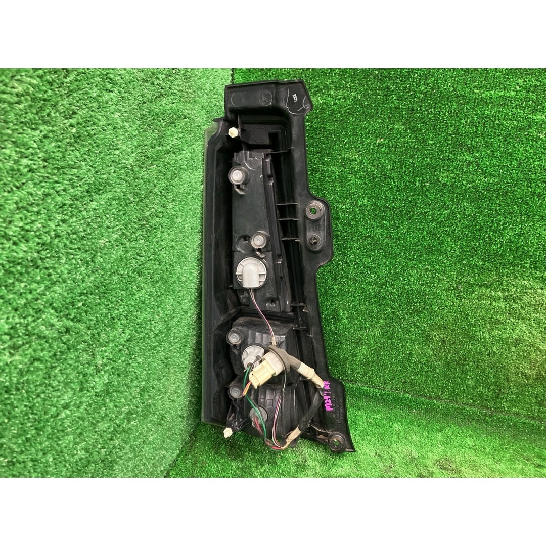 スズキ - ワゴンR MH34S 右テールランプ・テールライト スティングレー