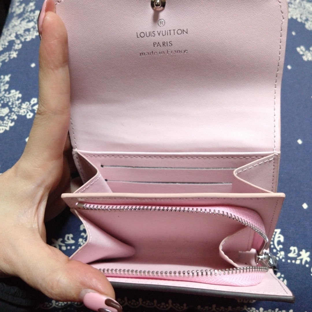 ルイヴィトン風 財布 ノベルティの通販 by nao086221's shop｜ラクマ