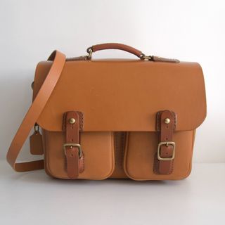 HERZ - 総かぶせのメッセンジャーバッグの通販 by まろにー's shop