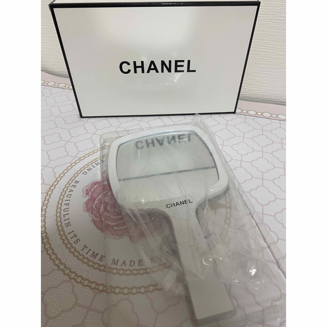 CHANEL - 新品ノベルティ CHANEL 非売品 手鏡 ミラー ホワイトの通販