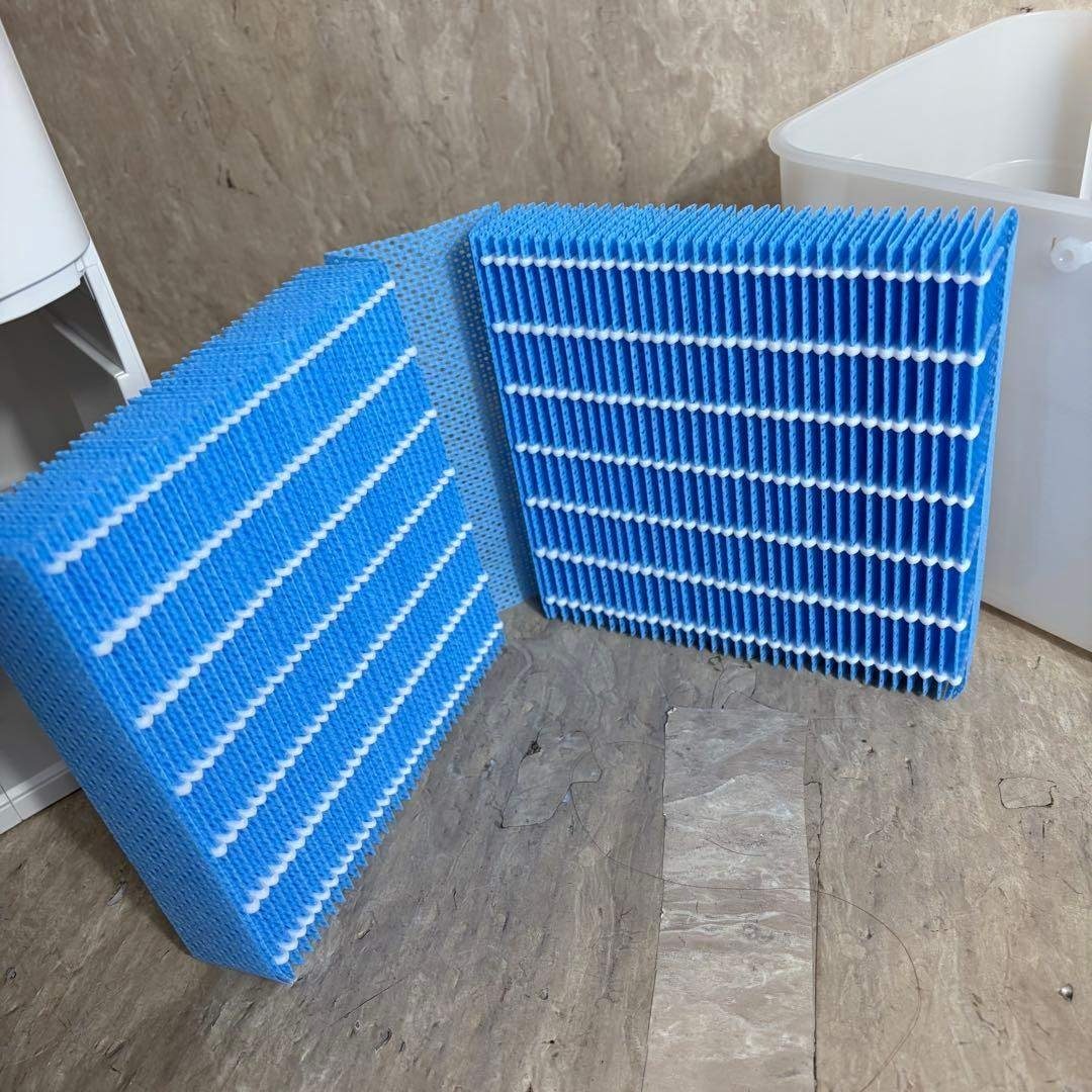 SHARP - 未使用 展示品 SHARP シャープ HV-R75-W 加熱気化式加湿器の