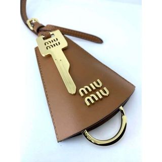 MIU MIU（キーホルダー）のフリマアイテム一覧