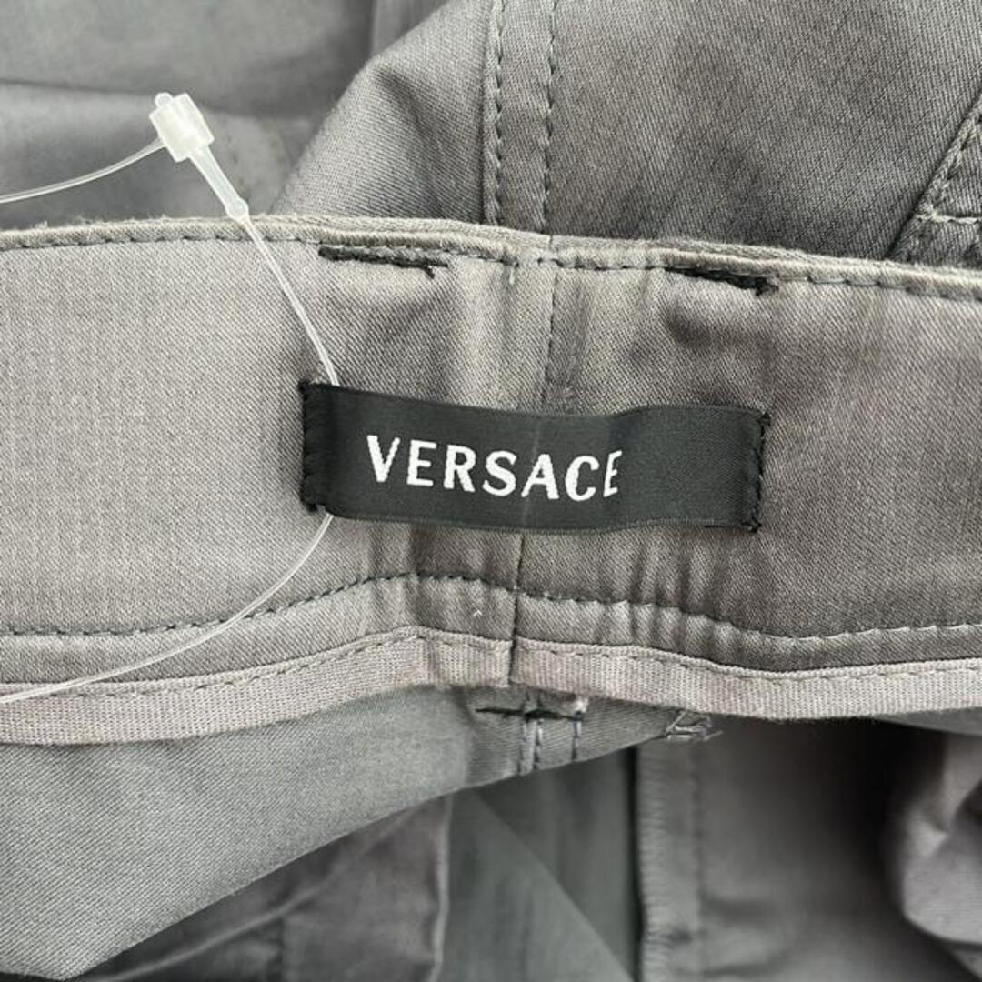 VERSACE - VERSACE(ヴェルサーチ) パンツ サイズ48 XL メンズ - グレー