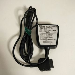 au - au かんたん携帯 KYF41スピーカー付き卓上ホルダ とAC アダプター