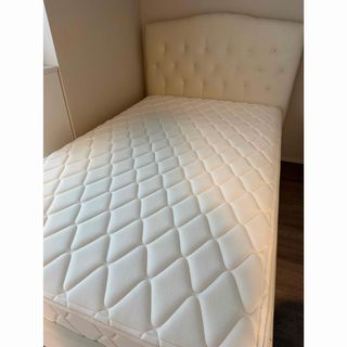 Francfranc（セミダブルベッド）のフリマアイテム一覧