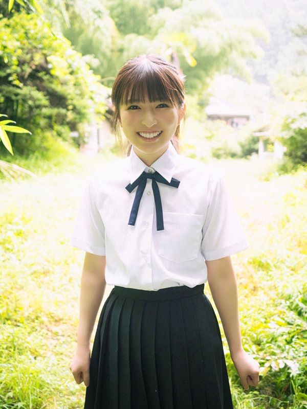 HMV&BOOKS online限定特典：山田桃実（櫻坂46）ポストカード》B.L.T.