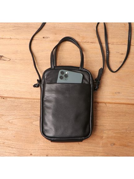 ソフトレザー 縦型ショルダー ブラック（バッグ・ポーチ）｜Madu