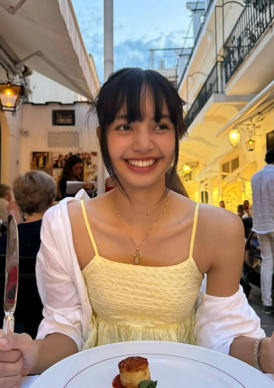 ブラックピンクリサ、イタリアでの近況公開