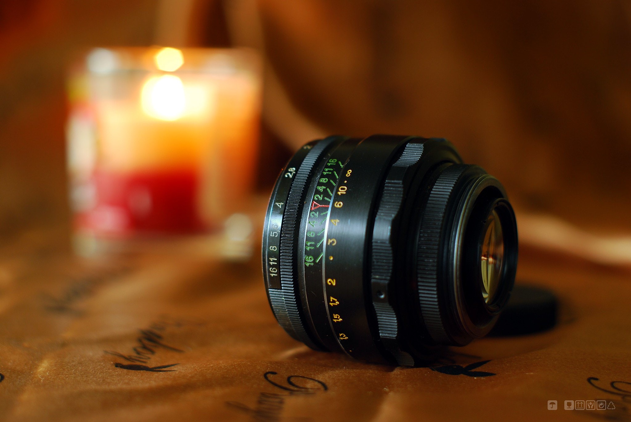 Helios 44-2 58mm F2を徹底解説。作例から中古相場まで | ONE SCENE