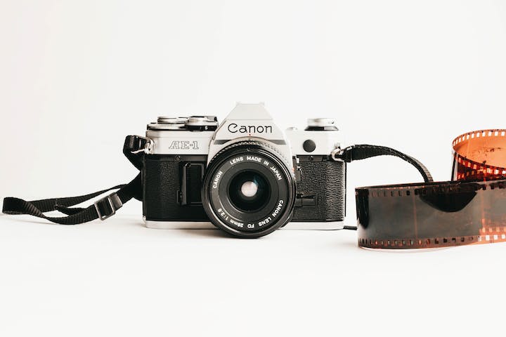 動作確認済 Canon AE-1 PROGRAM ズームレンズ 電池パック付 動作確認済