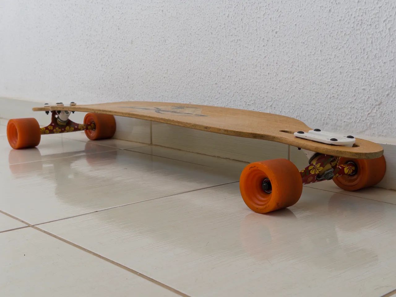 Longboard LOADED DERVISH flex 2 com trucks PARIS pro model muito