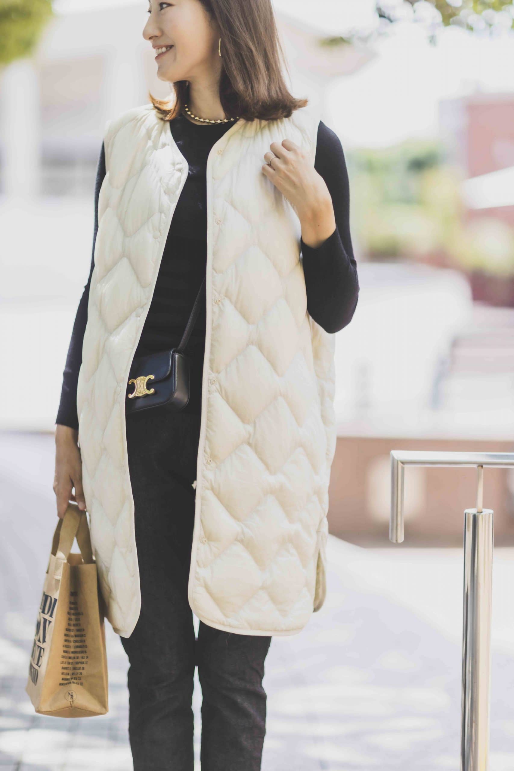 40代のユニクロ】ウルトラライトダウンベストに登場の新作ロングは即