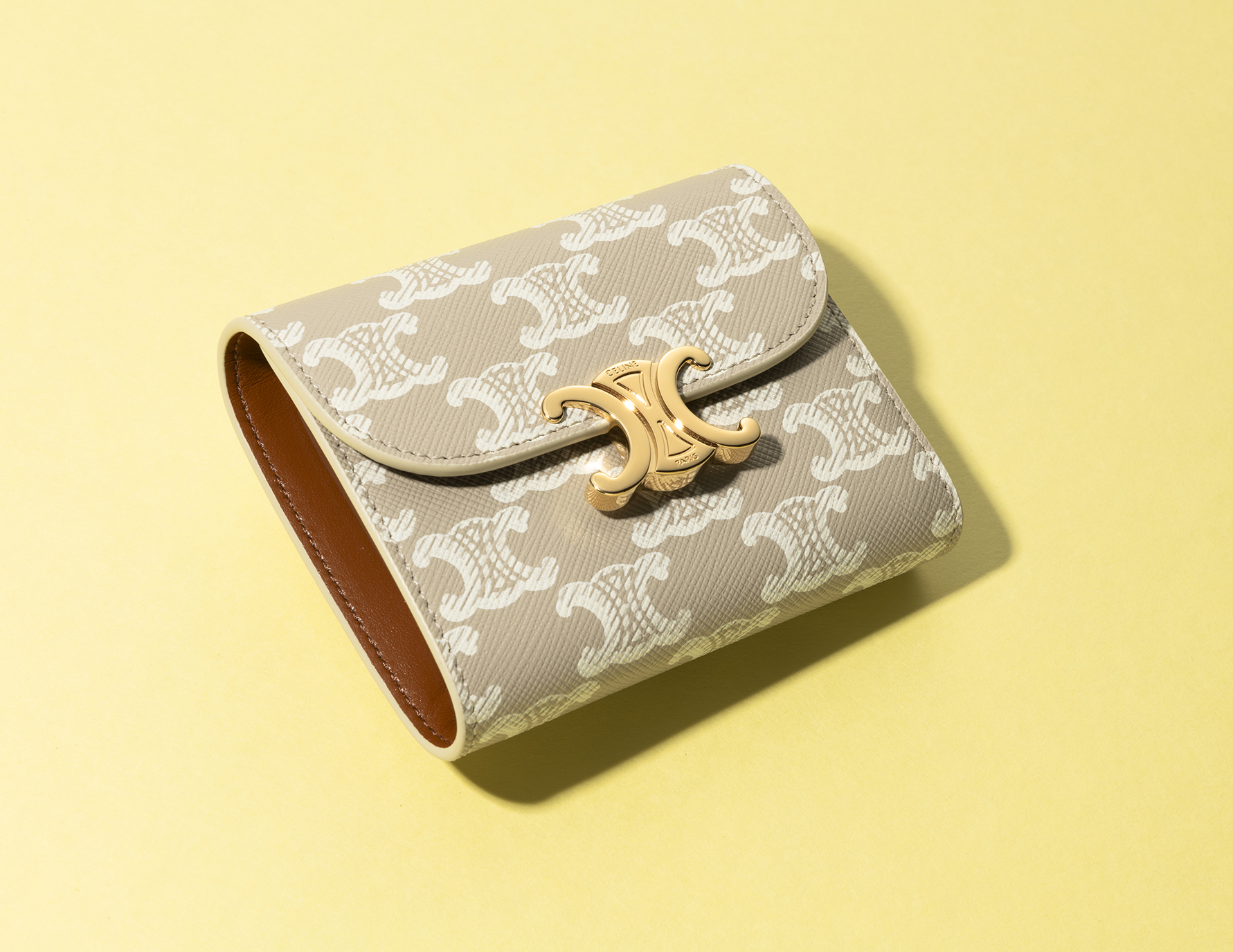 プラダ、セリーヌetc】3月15日は最強開運日！春に買いたいハイブランド