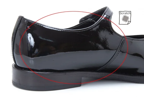 コムコム コムデギャルソンCOMME des GARCONS エナメルストラップ