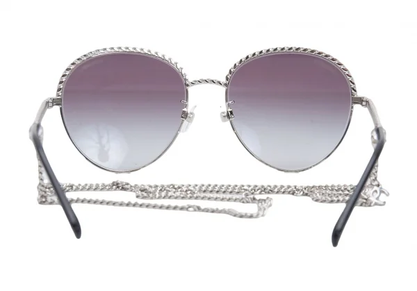 シャネルCHANEL チェーンフレームサングラス シルバー55□17 135 (K