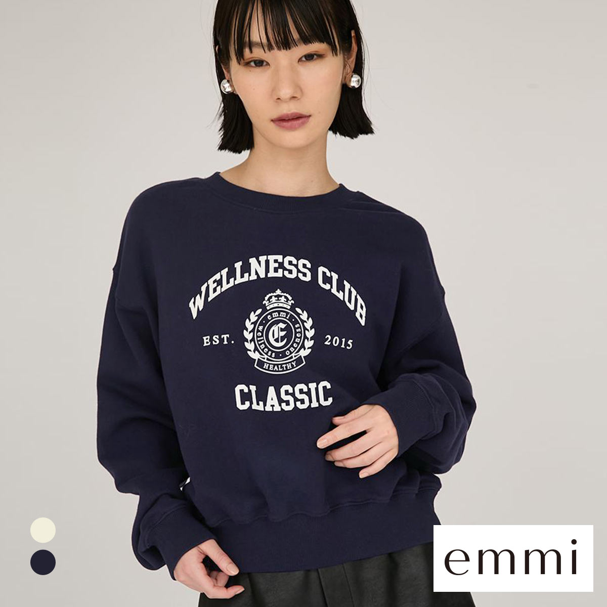 エミ ONLINE限定カラー カレッジロゴスウェットトップス emmi