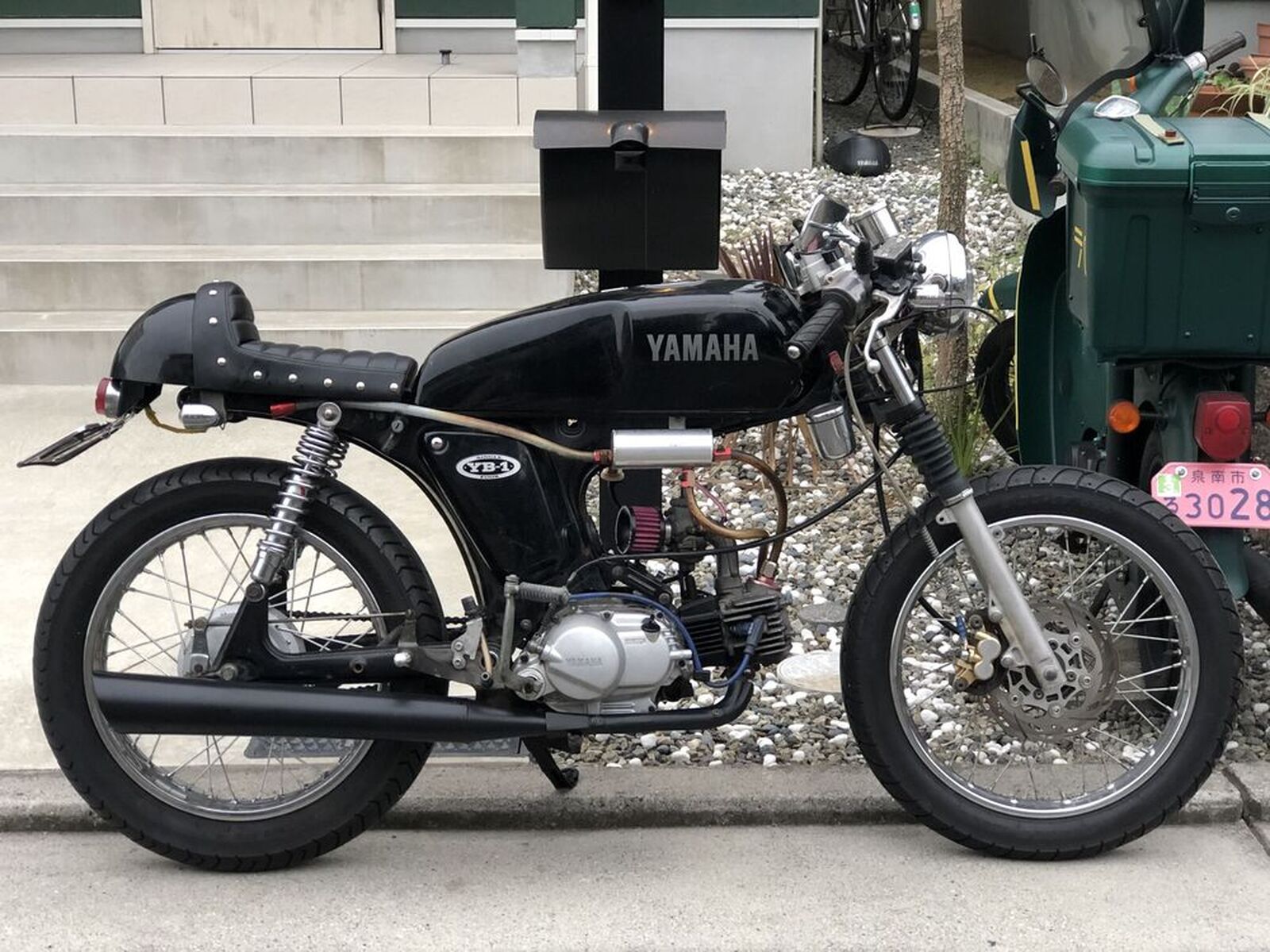 ヤマハ YB-1フォア「タンクとシート交換」 | ウェビックコミュニティ