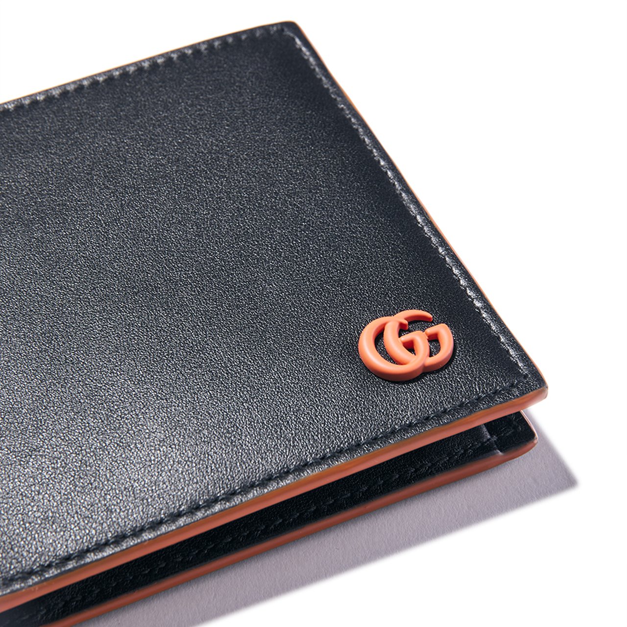 夏ボーナスで買うべき大人の財布】グッチ｜上質なレザーにオレンジが