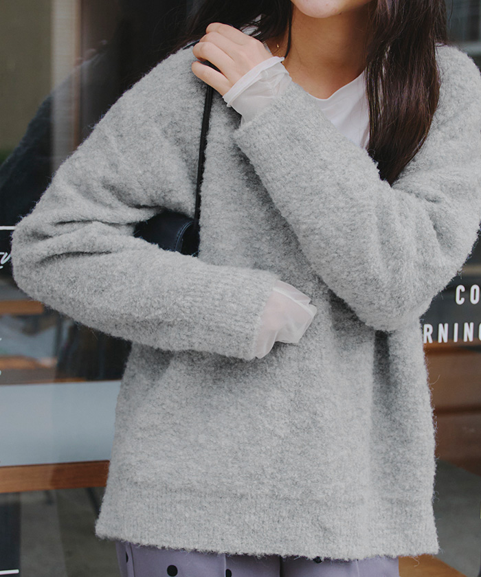 深Vネックボリュームスリーブニット | titivate