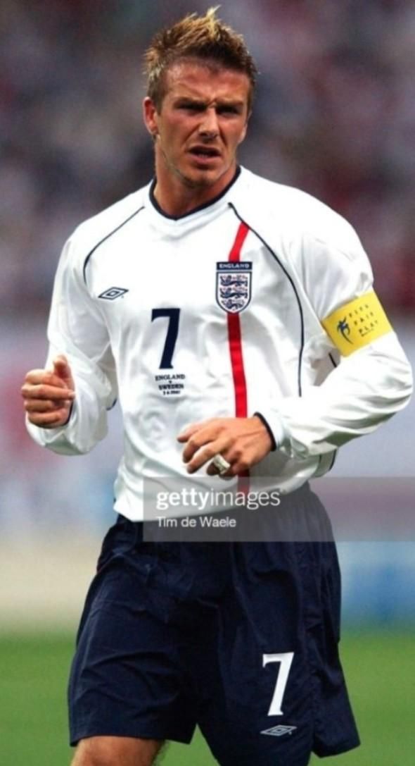 イングランド代表（H）2002 W杯 長袖 ベッカム＃7 MTD刺繍、50th