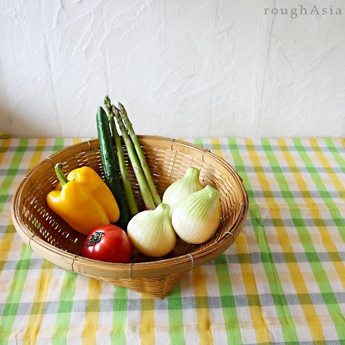 タイ｜市場の竹かご 台形／カゴ 竹ざる｜ラフエイジア