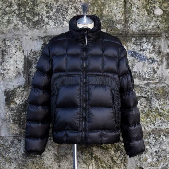 シーピーカンパニー ( C.P. COMPANY ) D.D. SHELL HOODED SHORT DOWN