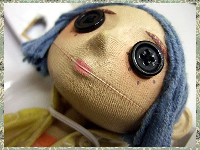 コララインとボタンの魔女Coraline NECA10インチレプリカドール