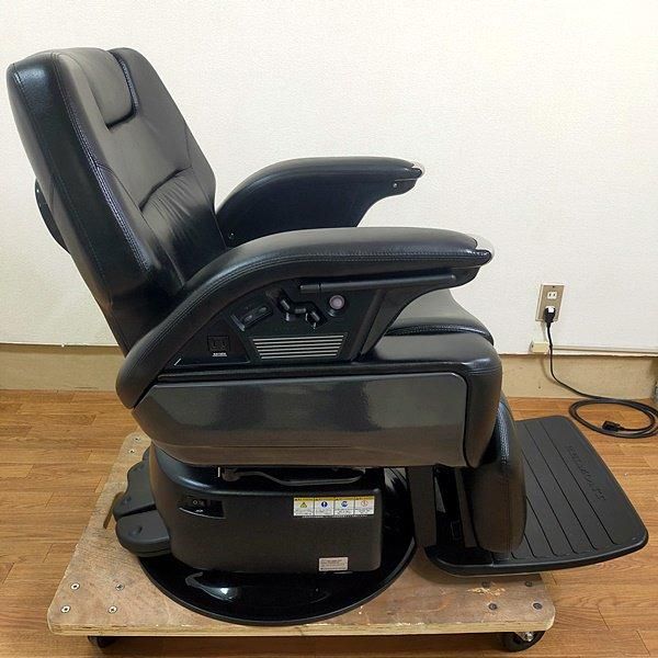 中古/A】タカラベルモント『理容椅子 REGALOⅡ（レガロⅡ）ブラック