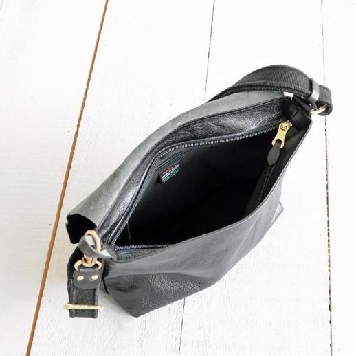 5422305711 ボディバッグ - IL BISONTE(イルビゾンテ)神戸店オンライン